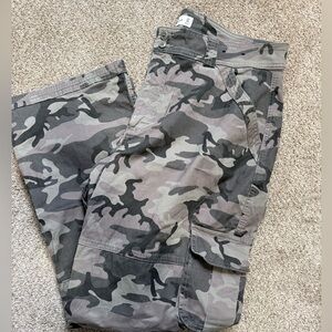 Abercrombie & Fitch Curve Love Relaxed Cargo Pants